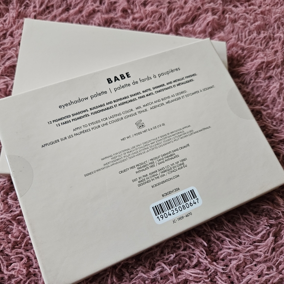 🆕️ BCBGeneration | BABE | Eyeshadow Palette | Shimmer | Matte | NWT - Picture 4 of 7